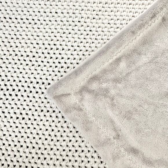 Pottery Barn Kids Light Grey Elephant Thumbie Baby Blanket Lovey Soft Toys NWT - Picture 7 of 9